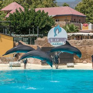 Benal Beach, Superb 2 Bedroom 2 Bathroom Beach Front Apartment Sleeps 6